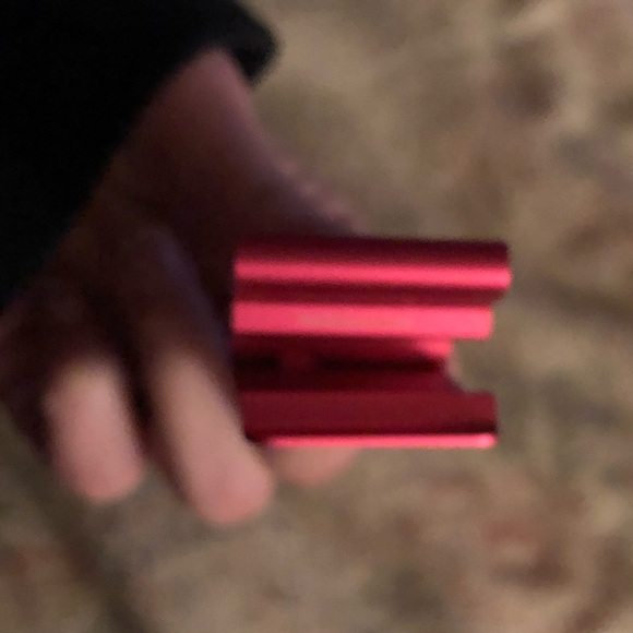 Pink iPod Shuffle - Picture 3 of 8